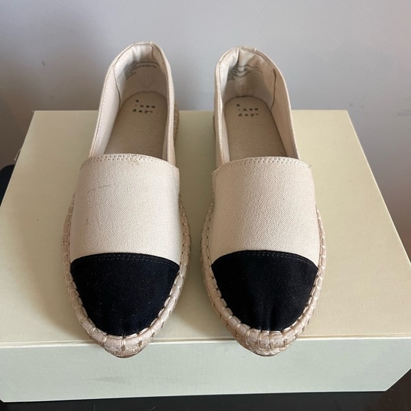 a new day Shoes - A New Day Women's Maggie Espadrille Flats Cream and Black size 8.5 Pre owned